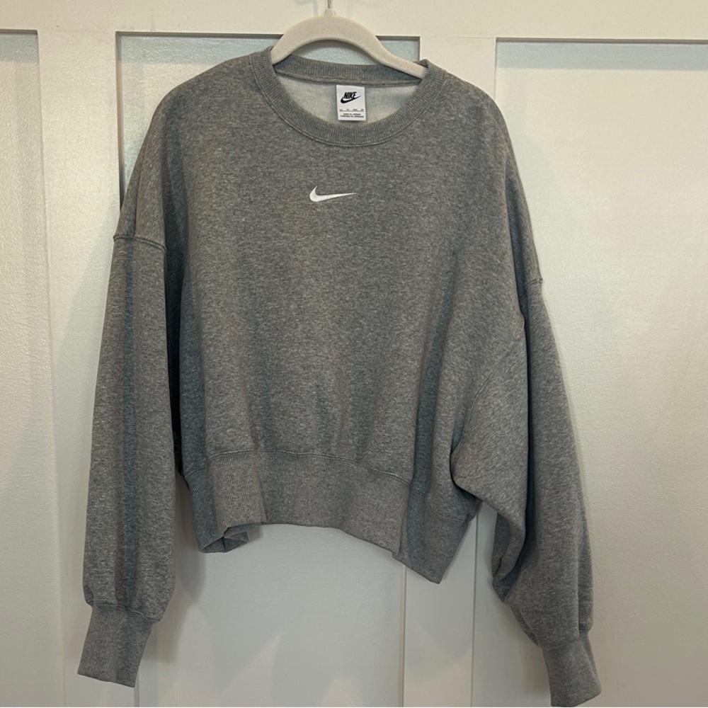 Nike Heather Gray Cropped Sweatshirt